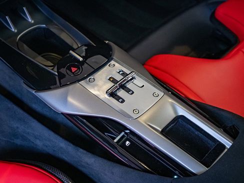 Certified 2025 Ferrari 12Cilindri RWD image 15