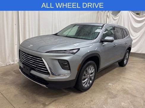 Used 2025 Buick Enclave Preferred AWD/4WD image 8