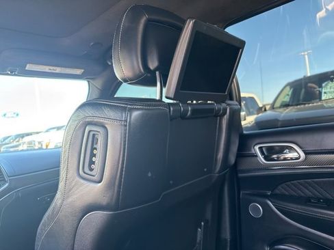Used 2018 Jeep Grand Cherokee SRT image 10