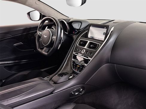 Used 2019 Aston Martin DBS Superleggera RWD image 27