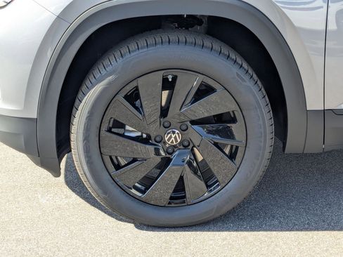 New 2026 Volkswagen Atlas SE image 10