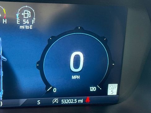 Used 2024 Ford F150 Lariat w/ FX4 Off-Road Package image 30