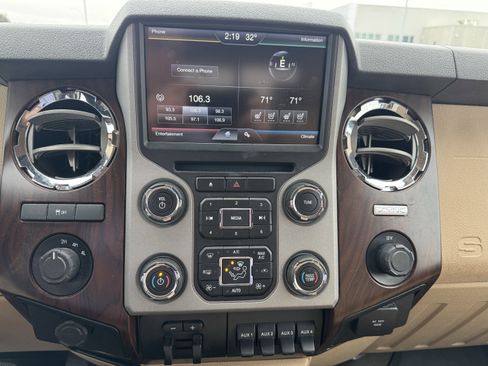 Used 2015 Ford F350 Lariat image 12