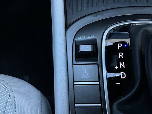 Used 2025 Hyundai Kona SEL image 24