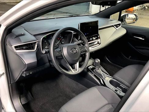 Used 2025 Toyota Corolla SE FWD image 17