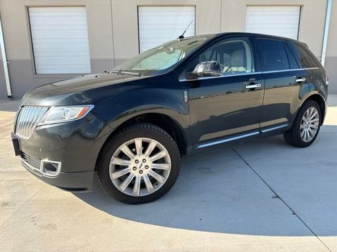 Used 2013 Lincoln MKX FWD image 1