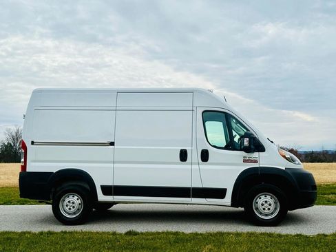 Used 2022 RAM ProMaster 2500 FWD image 5