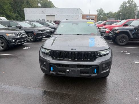 Used 2022 Jeep Grand Cherokee Trailhawk w/ Advanced Protech Group II AWD/4WD image 6