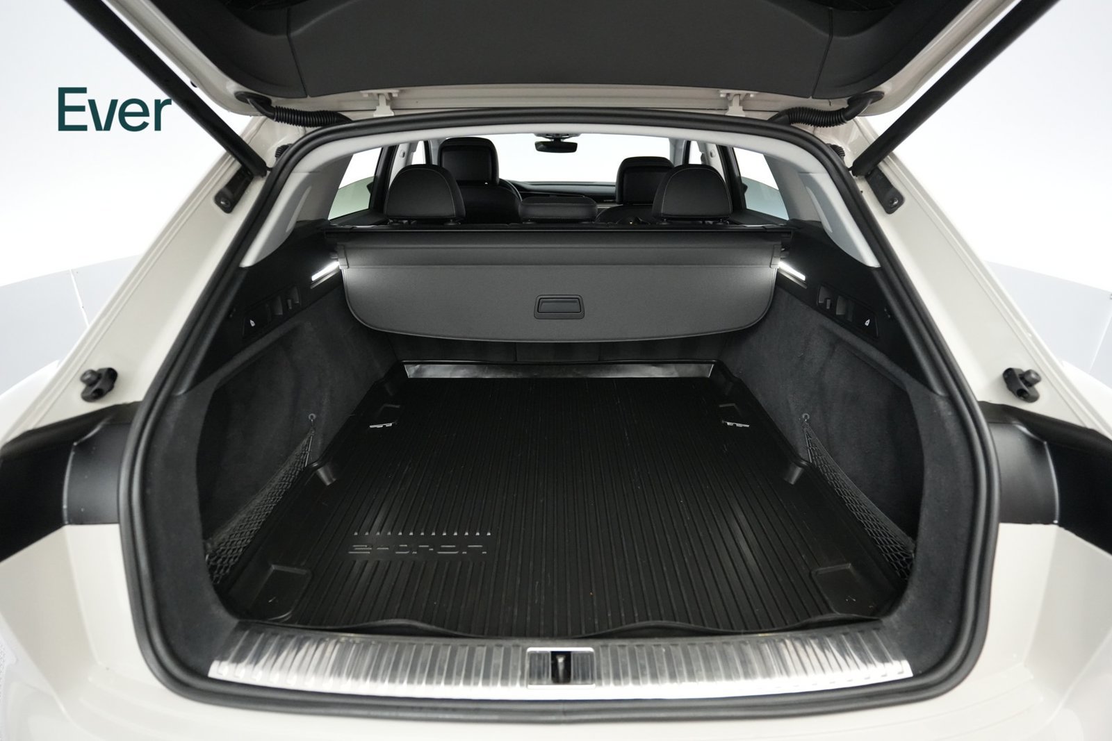 Used 2019 Audi e-tron Premium Plus AWD/4WD image 8
