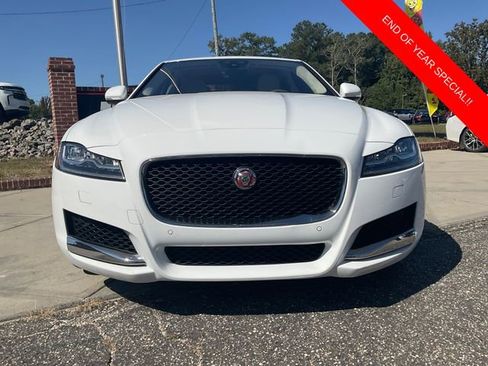 Used 2019 Jaguar XF Prestige image 11