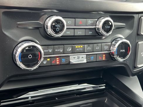 New 2026 Ford F250 Lariat w/ Black Appearance Package image 21