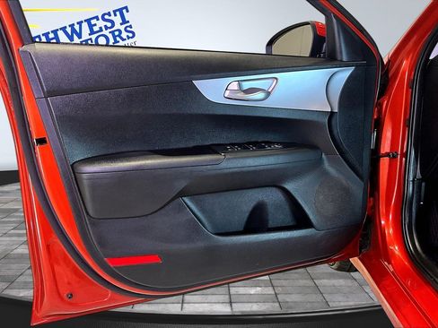 Used 2023 Kia Forte LXS w/ LXS Technology Package FWD image 20