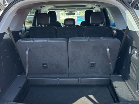 Used 2021 Ford Explorer XLT w/ Equipment Group 202A image 6