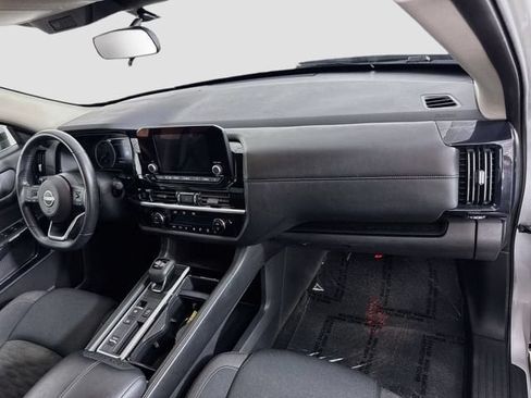 Used 2025 Nissan Pathfinder SV FWD image 29