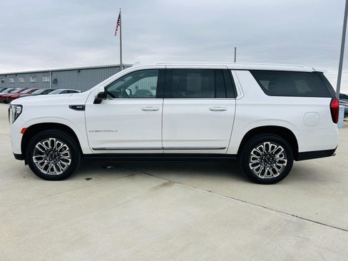 Used 2023 GMC Yukon XL Denali Ultimate w/ LPO, Floor Liner Package AWD/4WD image 48