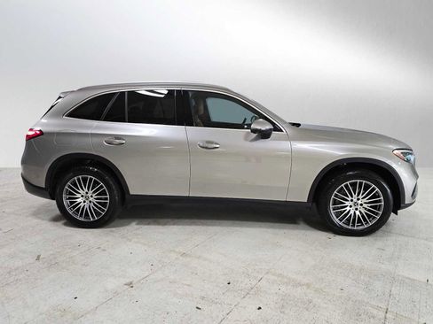 Used 2024 Mercedes-Benz GLC 300 4MATIC image 2