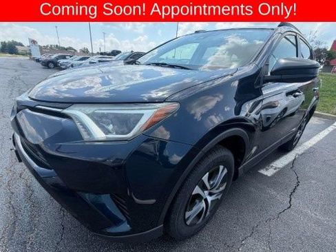 Used 2017 Toyota RAV4 LE FWD image 1