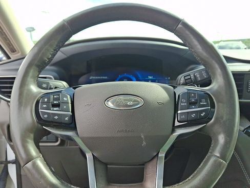 Used 2021 Ford Explorer Platinum w/ Equipment Group 601A AWD/4WD image 21