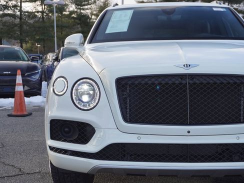 Used 2019 Bentley Bentayga V8 image 18