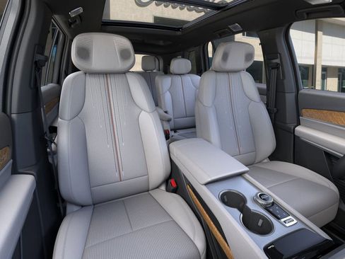 New 2026 Cadillac Vistiq Premium Luxury AWD/4WD image 16