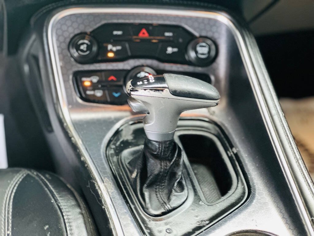 Used 2015 Dodge Challenger SXT Plus RWD image 11