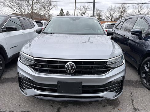 Used 2024 Volkswagen Tiguan SE R-Line image 3