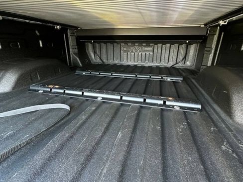 Used 2025 GMC Sierra 2500 SLE w/ SLE Value Package; AWD/4WD image 8