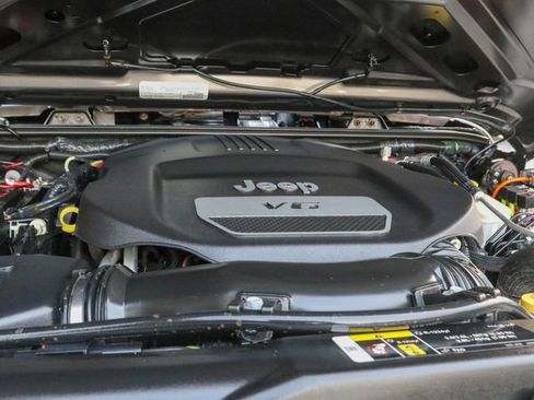 Used 2017 Jeep Wrangler Sport image 23