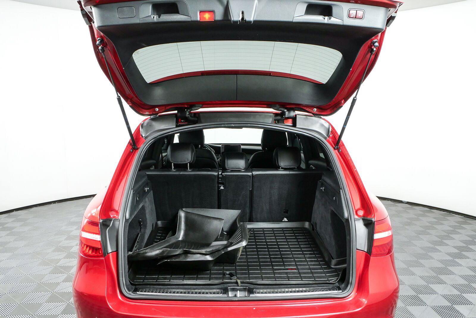 Used 2019 Mercedes-Benz GLC 300 image 31