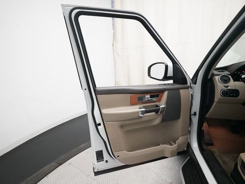 Used 2015 Land Rover LR4 HSE LUX AWD/4WD image 29