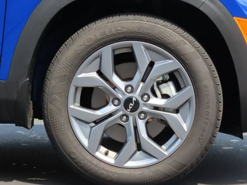 Certified 2024 Kia Seltos LX AWD/4WD image 17