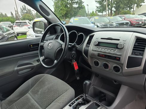 Used 2007 Toyota Tacoma PreRunner RWD image 10