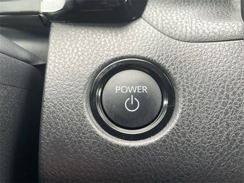 Used 2025 Toyota Camry SE image 16