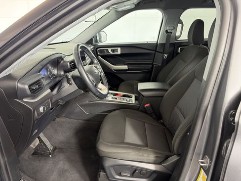 Used 2022 Ford Explorer XLT w/ Class IV Trailer Tow Package image 6