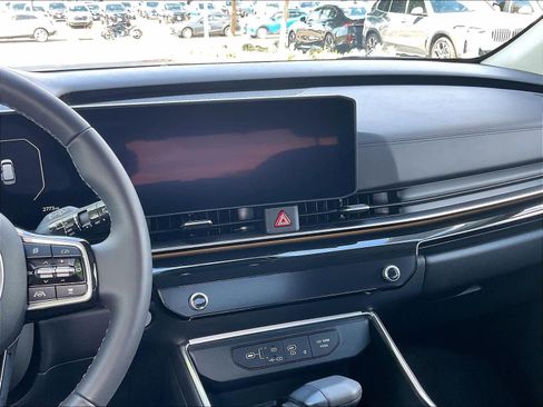 Used 2026 Kia Carnival SX Prestige FWD image 9