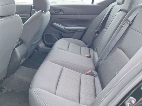 Used 2024 Nissan Altima 2.5 SV FWD image 15