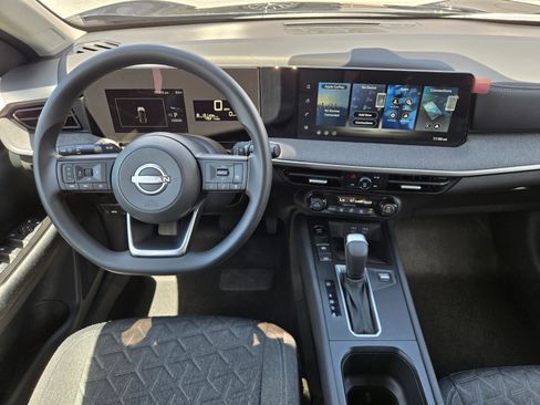 Used 2026 Nissan Kicks SV FWD image 6