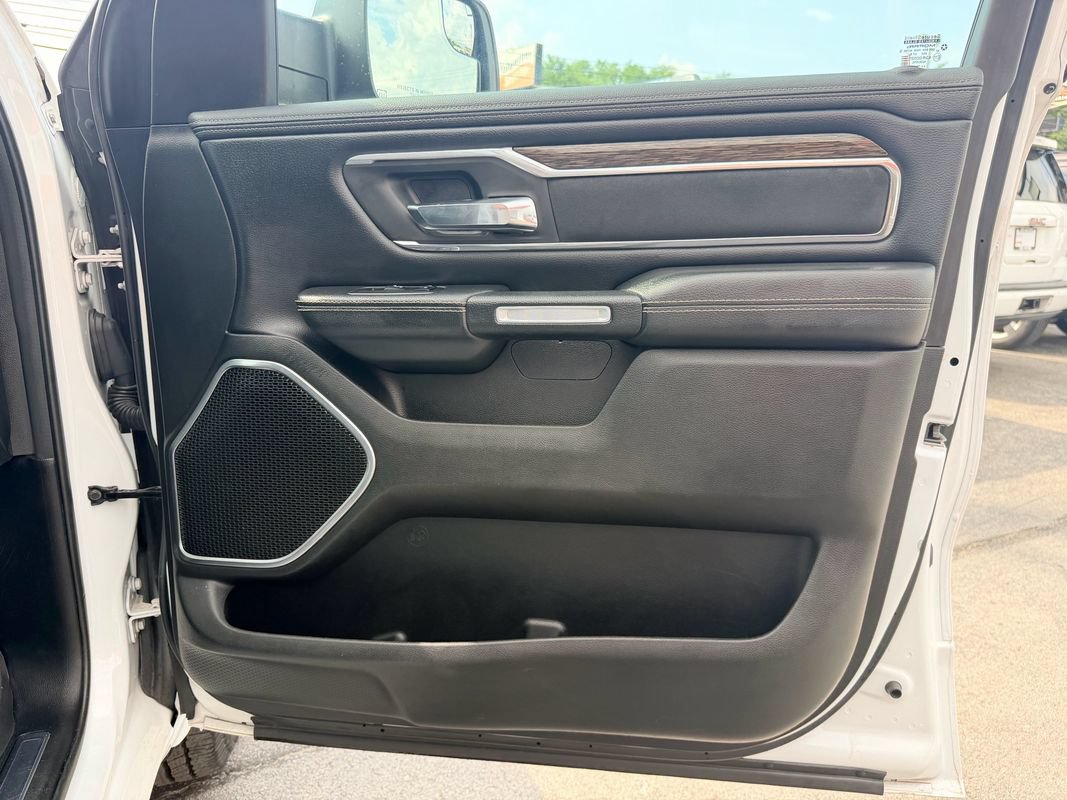 Used 2019 RAM 1500 Laramie AWD/4WD image 23