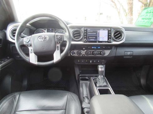 Used 2021 Toyota Tacoma Limited image 19