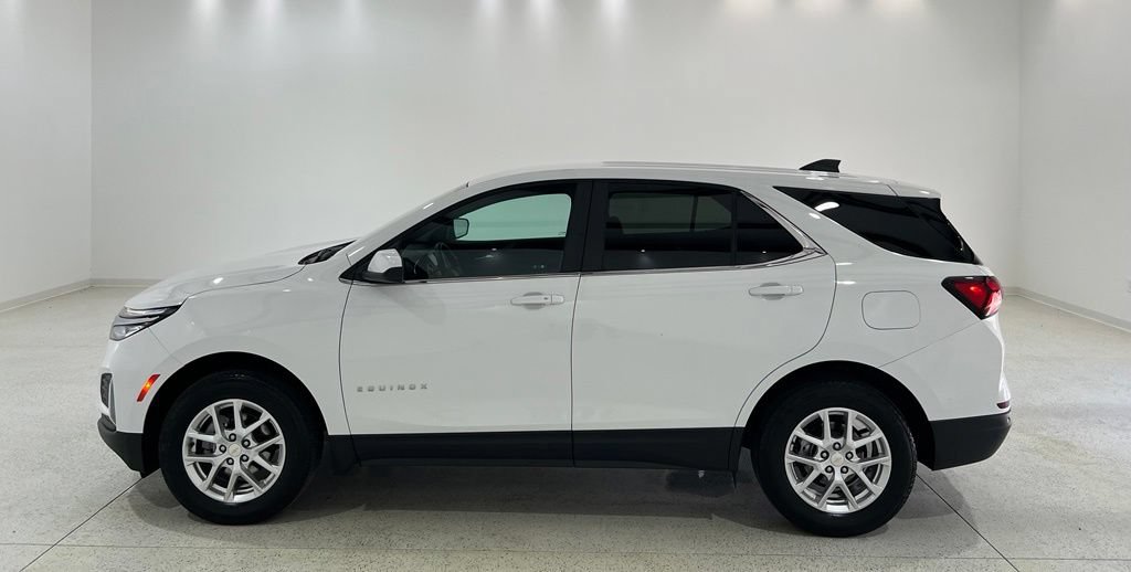 Used 2024 Chevrolet Equinox LT w/ LPO, Floor Liner Package AWD/4WD image 2