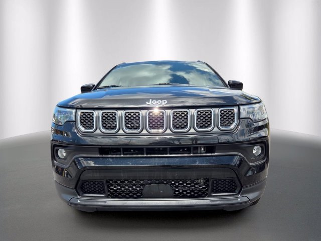 Certified 2023 Jeep Compass Latitude AWD/4WD image 2
