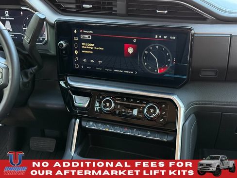 Used 2024 GMC Sierra 2500 Denali w/ Denali Reserve Package AWD/4WD image 35