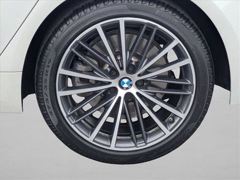 Used 2023 BMW 540i w/ Premium Package image 24