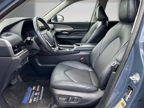Used 2024 Toyota Grand Highlander AWD image 11