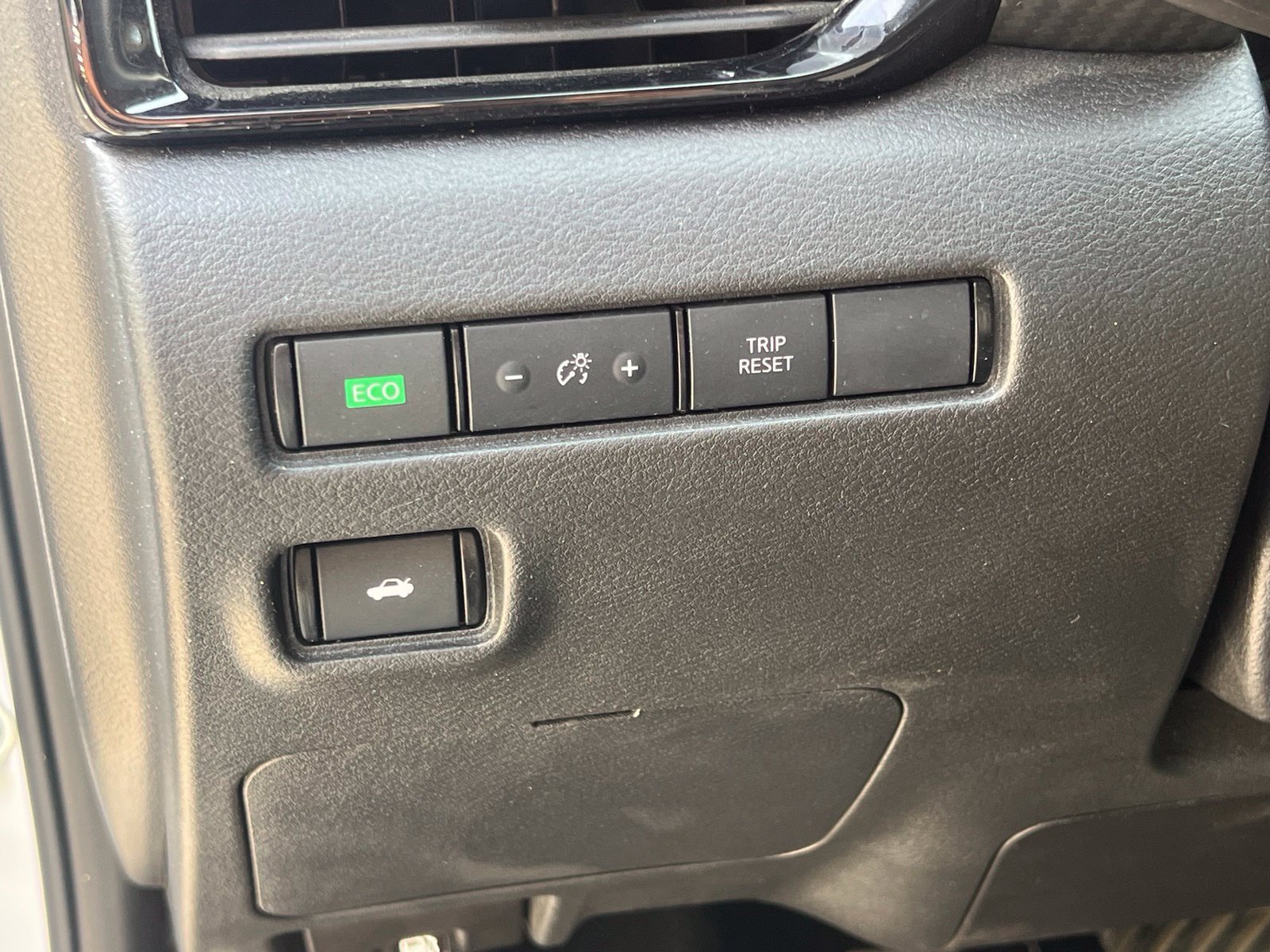 Used 2025 Nissan Sentra SV FWD image 24