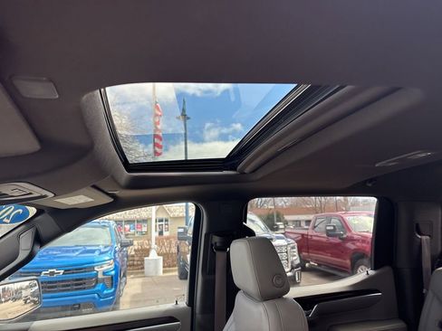 Certified 2022 GMC Sierra 1500 SLT w/ SLT Premium Plus Package image 35