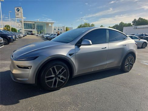 Used 2026 Tesla Model Y AWD image 6