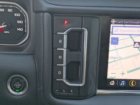 Used 2021 GMC Yukon Denali w/ Denali Premium Package image 25