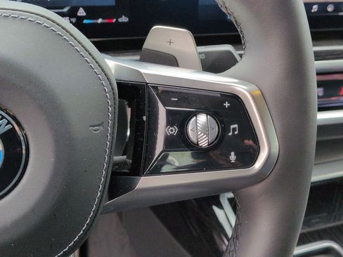 Used 2026 BMW 740i w/ Premium Package RWD image 19