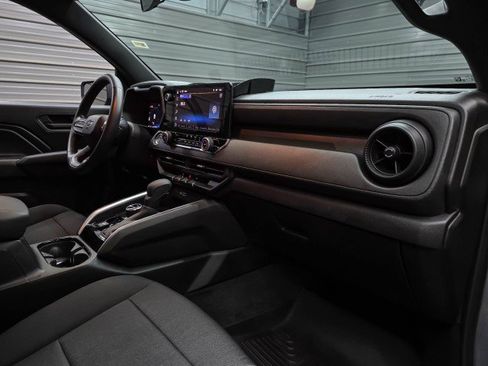 Used 2024 Chevrolet Colorado Trail Boss w/ Advanced Trailering Package AWD/4WD image 17